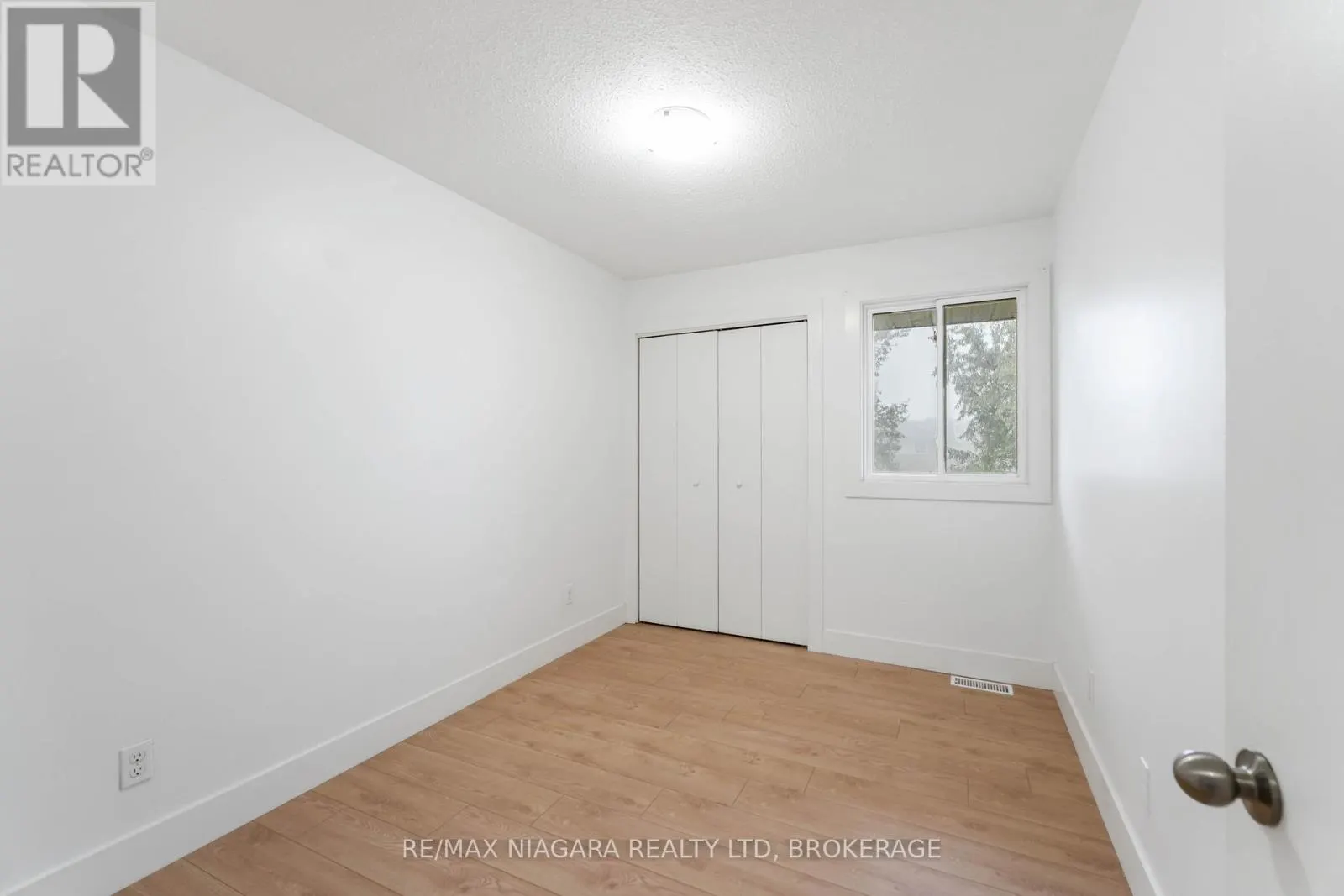 112 - 100 BROWNLEIGH AVENUE, #112