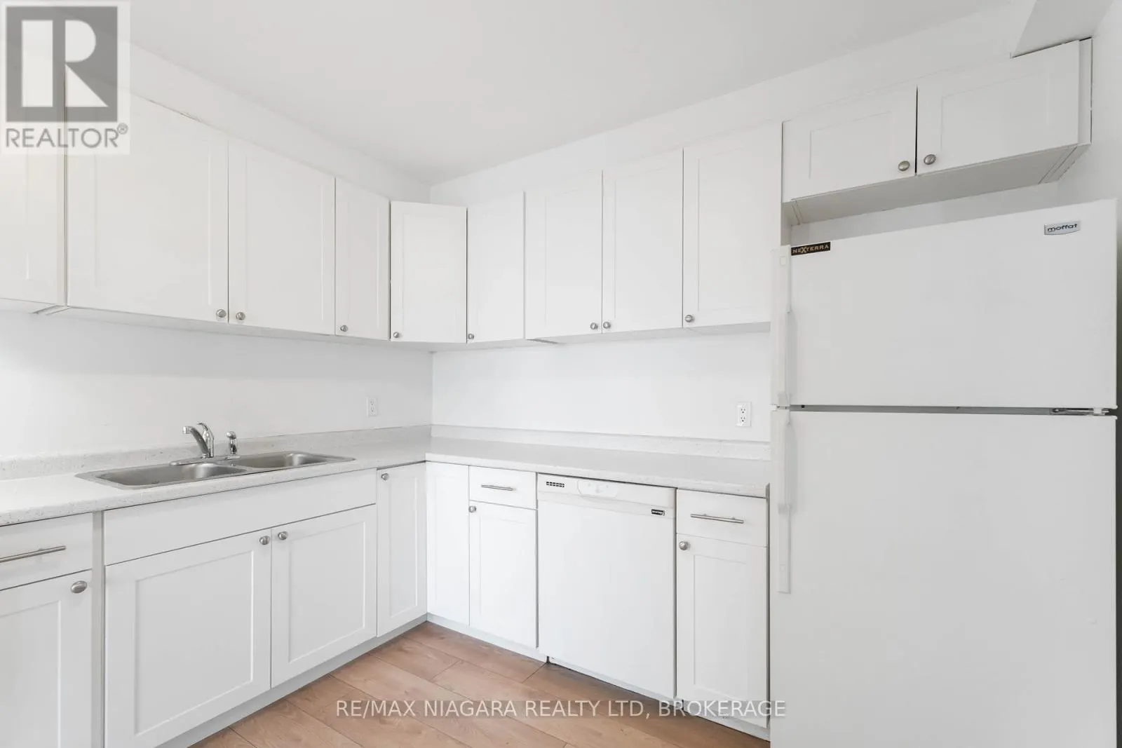 112 - 100 BROWNLEIGH AVENUE, #112