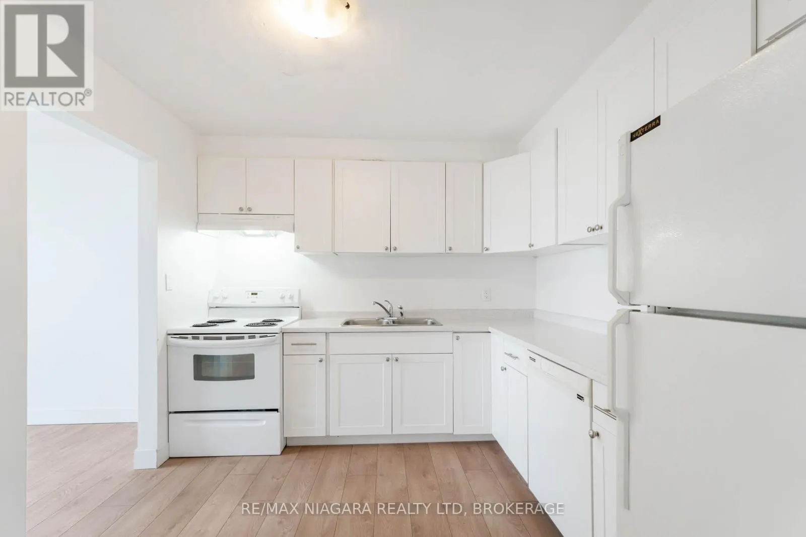 112 - 100 BROWNLEIGH AVENUE, #112