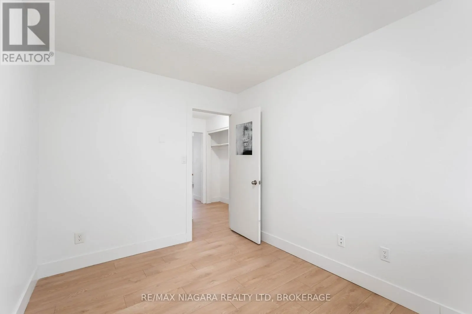 112 - 100 BROWNLEIGH AVENUE, #112