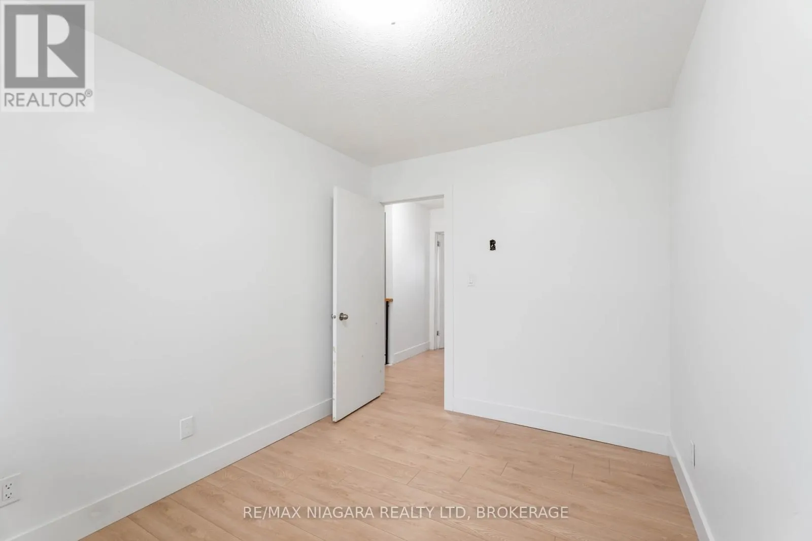 112 - 100 BROWNLEIGH AVENUE, #112