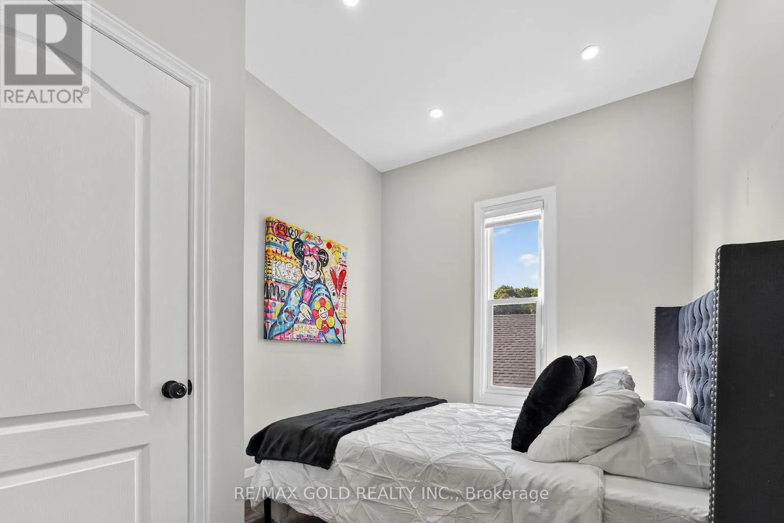 3 WARDROPE AVENUE