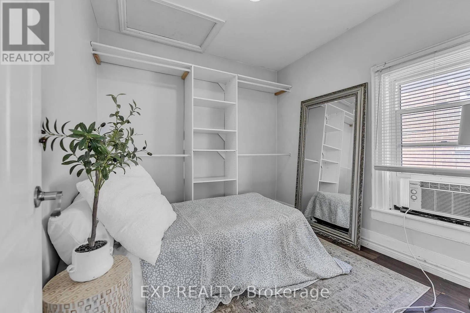130 JOHN STREET S