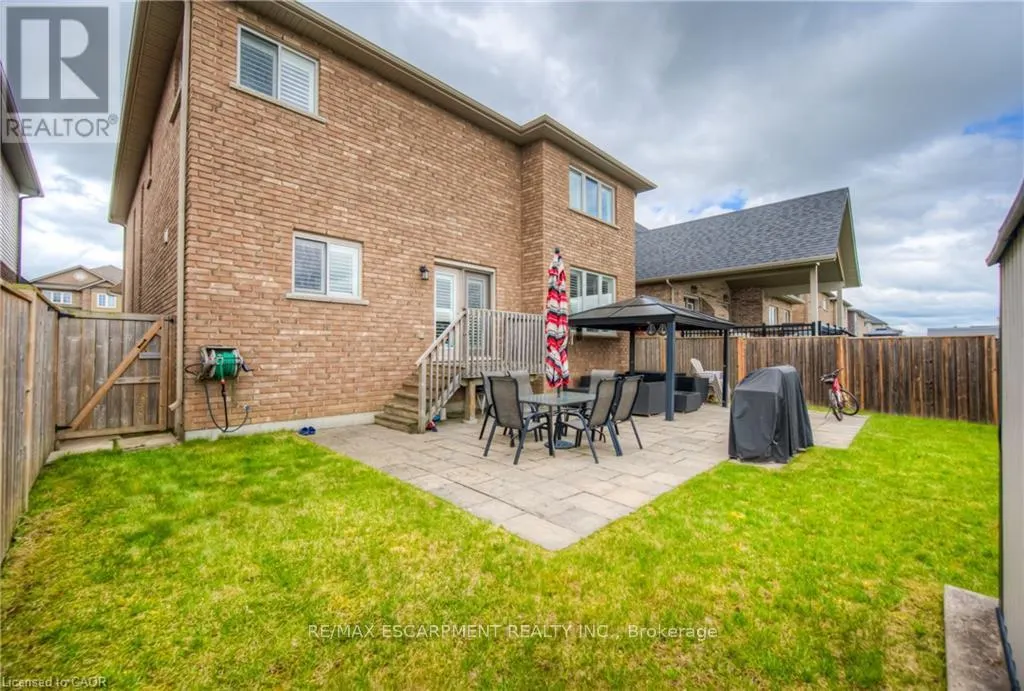 83 BOULDER CRESCENT