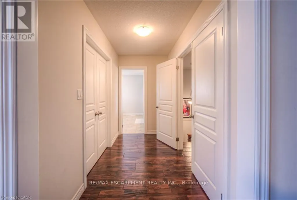 83 BOULDER CRESCENT