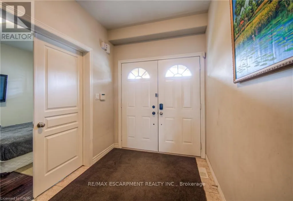 83 BOULDER CRESCENT