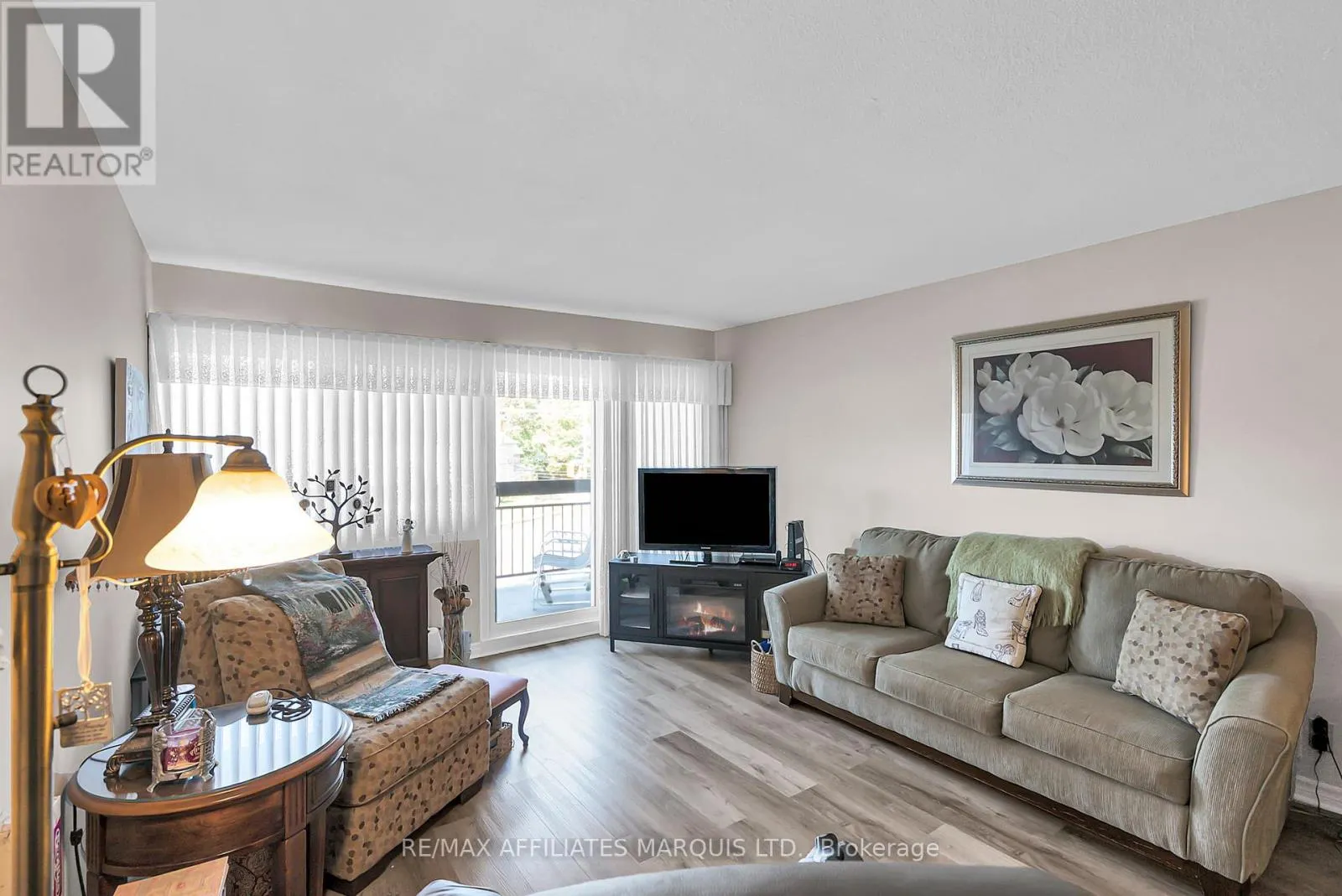 302 - 308 SECOND STREET E