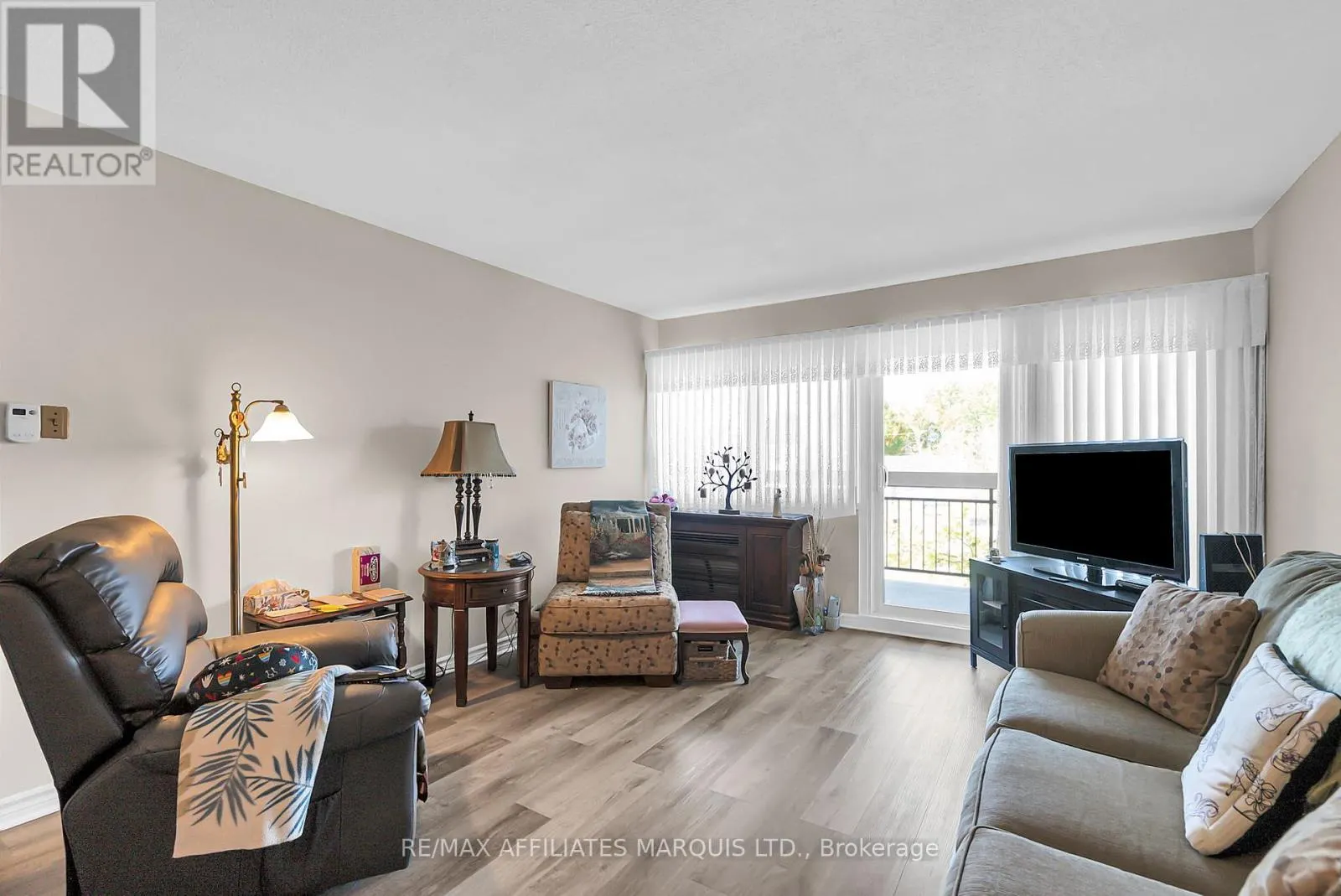 302 - 308 SECOND STREET E