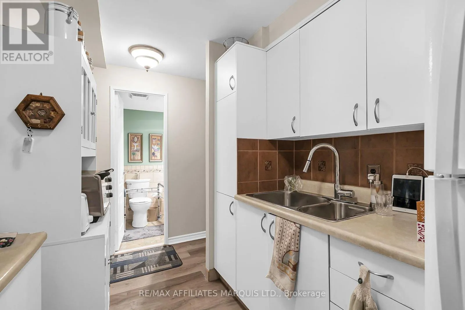 302 - 308 SECOND STREET E