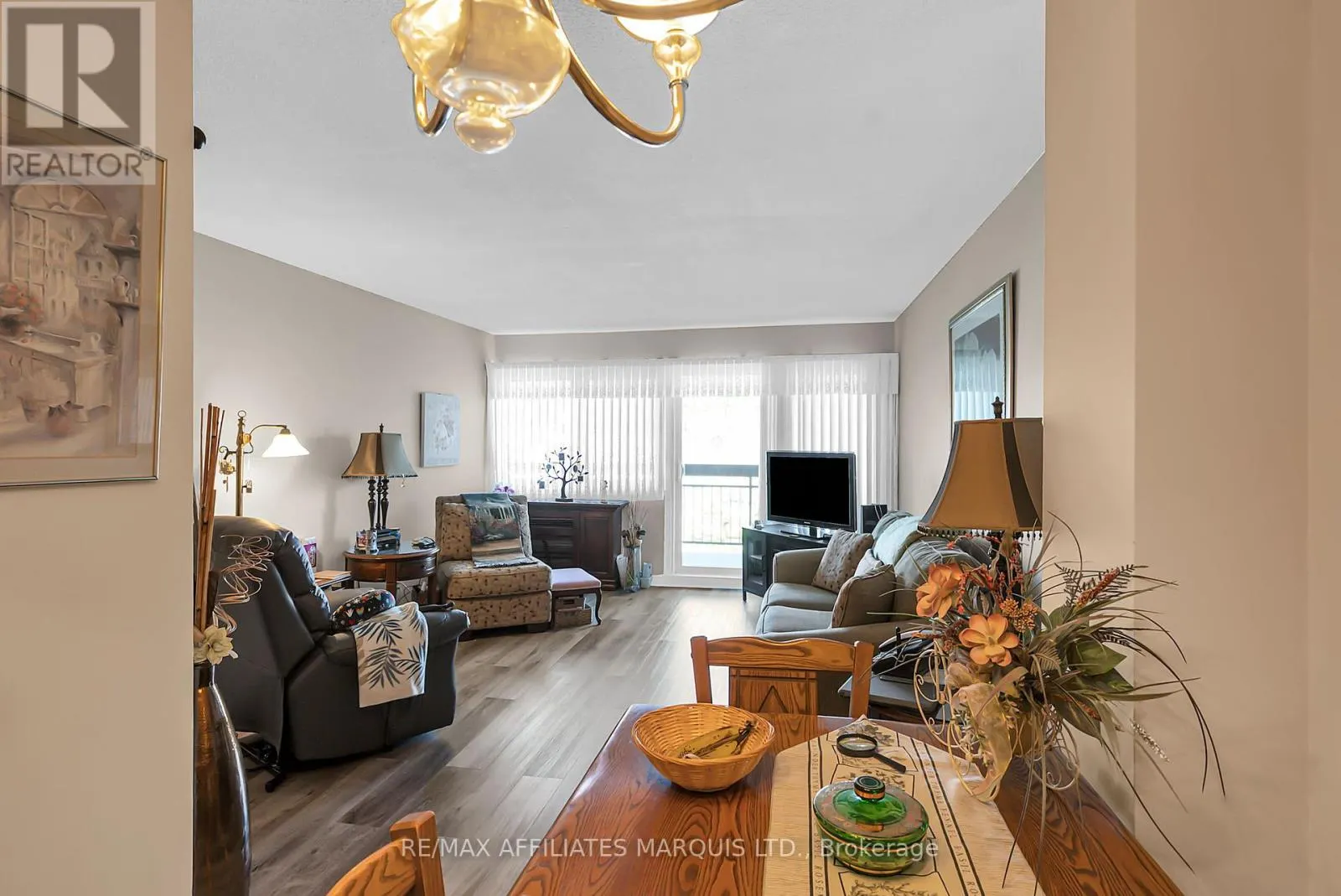 302 - 308 SECOND STREET E