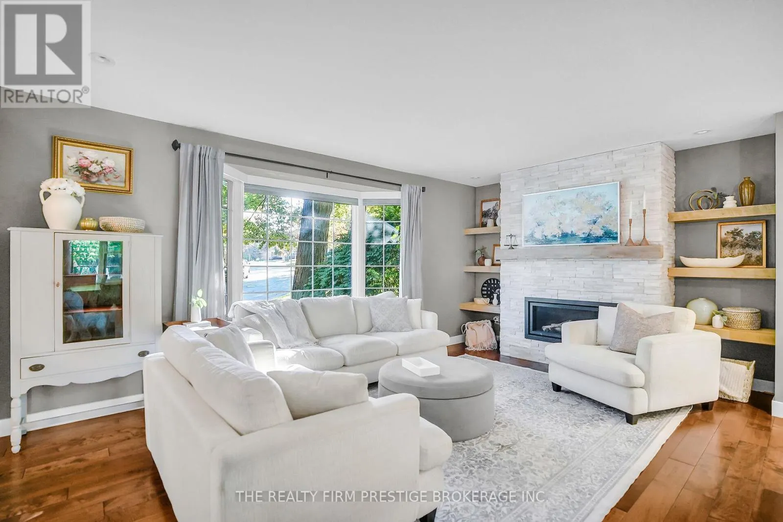 15 ROCKFORD CRESCENT