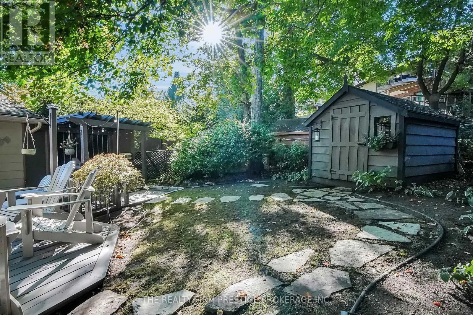 15 ROCKFORD CRESCENT