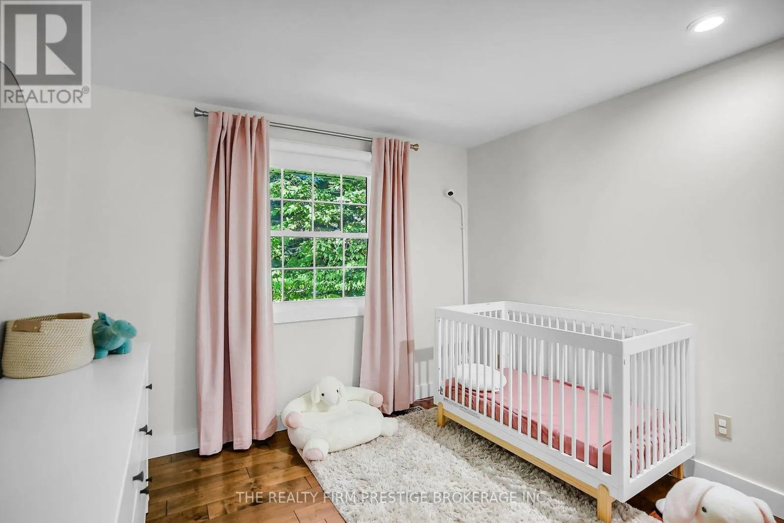 15 ROCKFORD CRESCENT