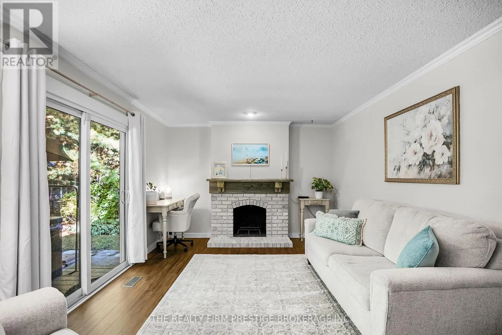 15 ROCKFORD CRESCENT