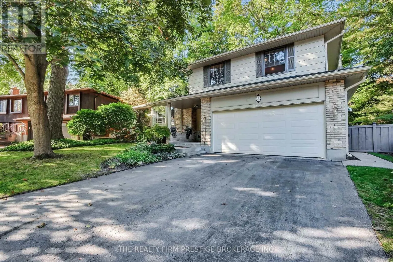15 ROCKFORD CRESCENT