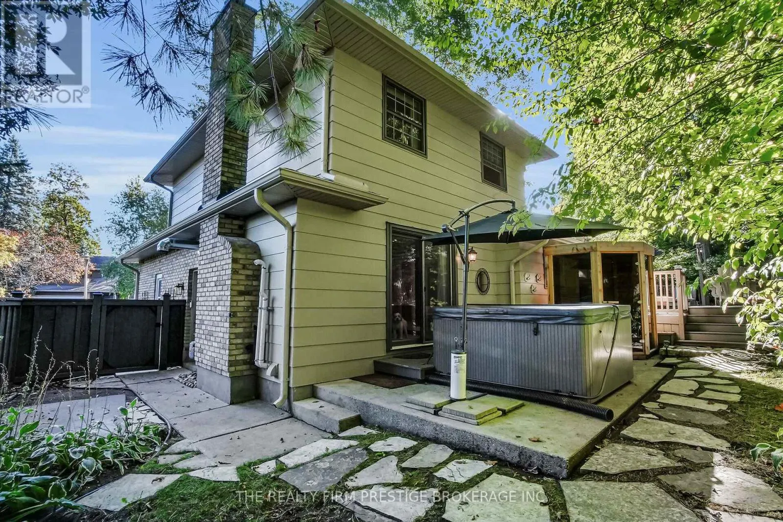 15 ROCKFORD CRESCENT