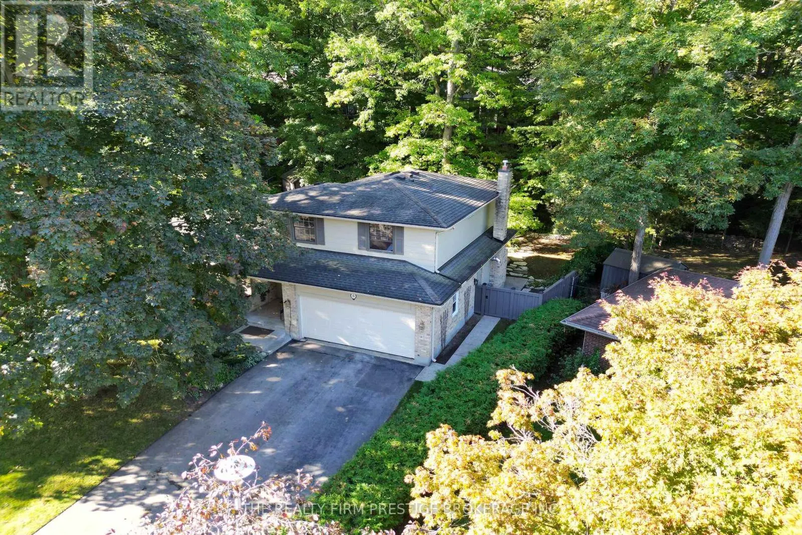 15 ROCKFORD CRESCENT