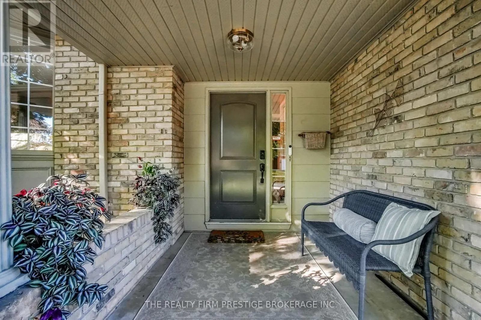 15 ROCKFORD CRESCENT