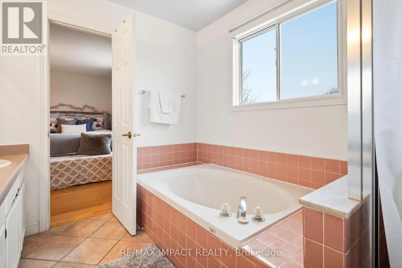 3 GIBSON PLACE