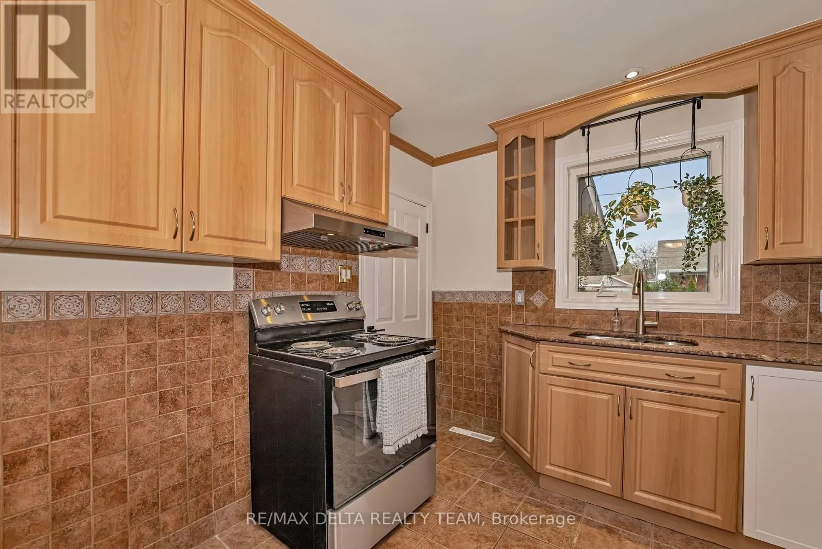 706 SMYTH ROAD