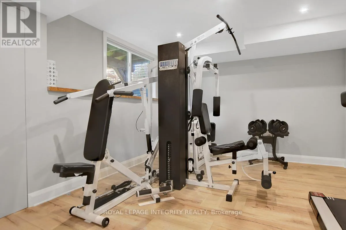 165 SALTSPRING PRIVATE