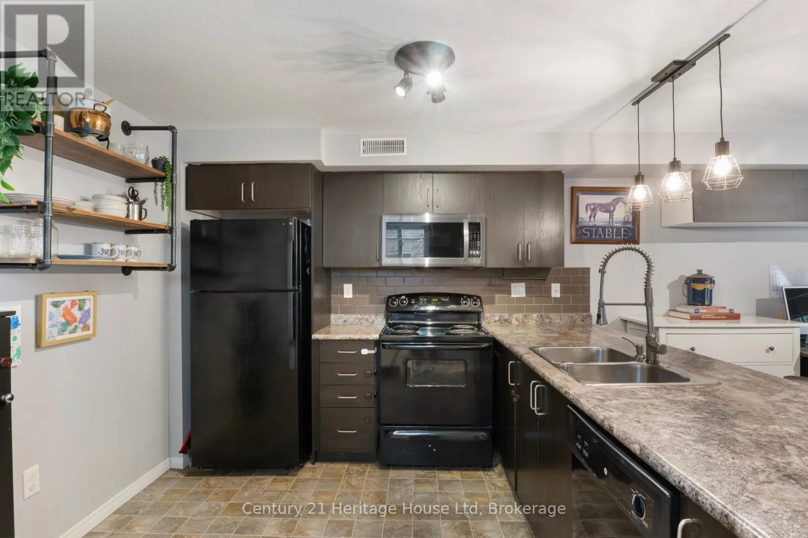 56 - 35 MOUNTFORD DRIVE, #56