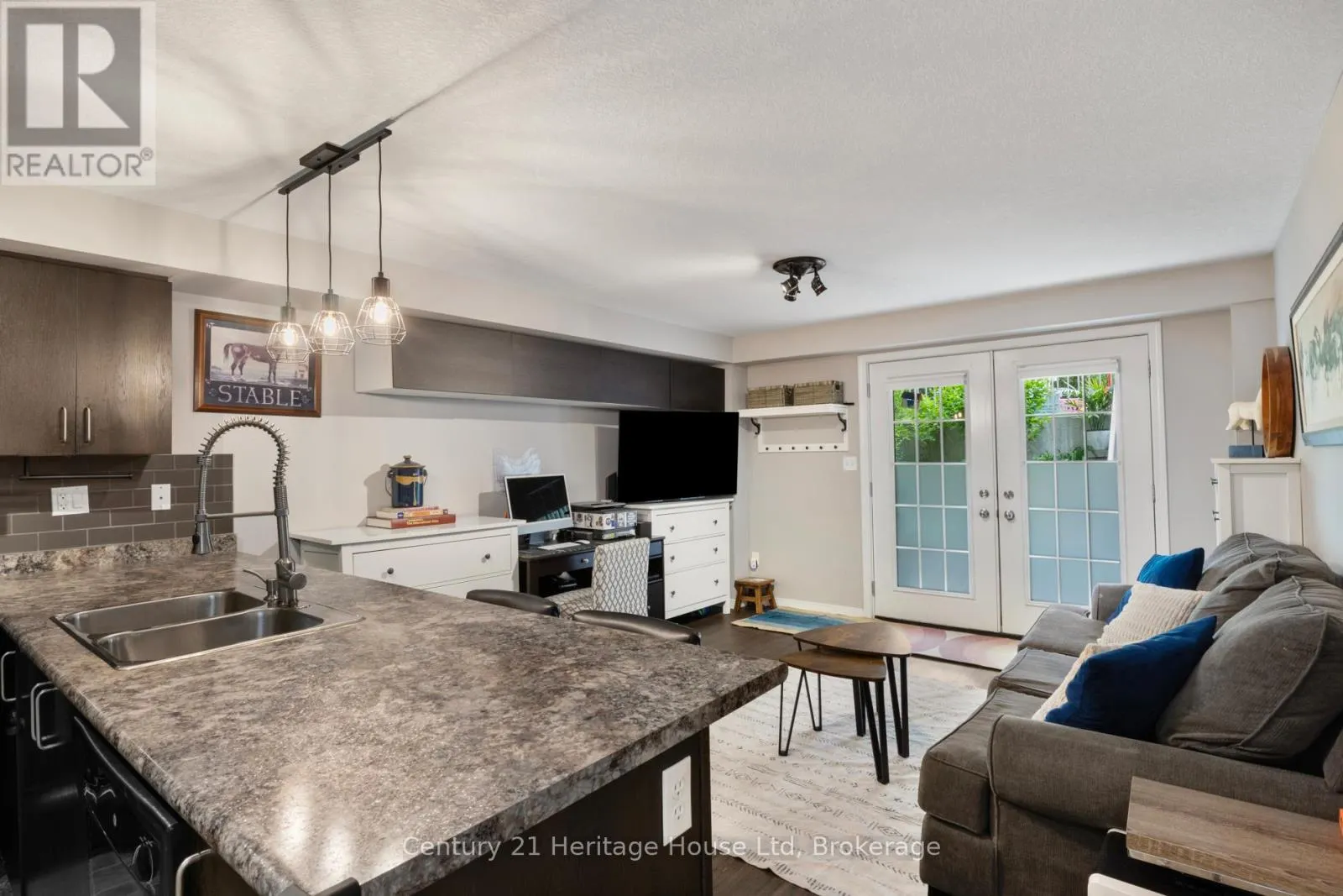 56 - 35 MOUNTFORD DRIVE, #56