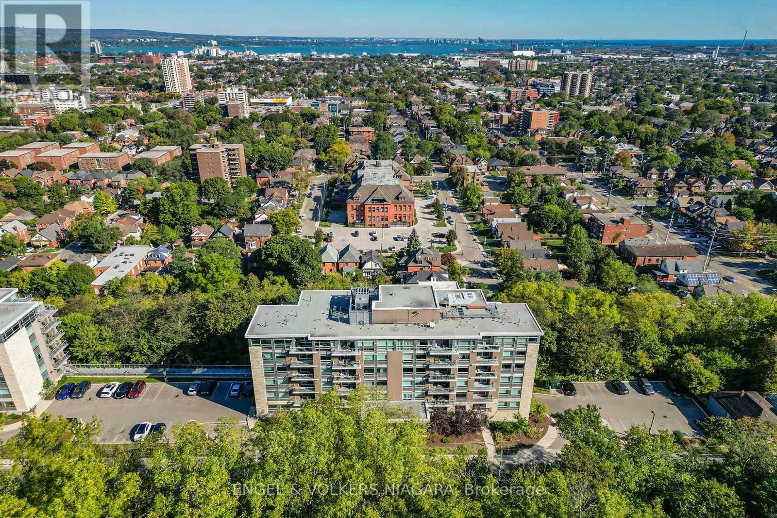 106 - 479 CHARLTON AVENUE E, #106