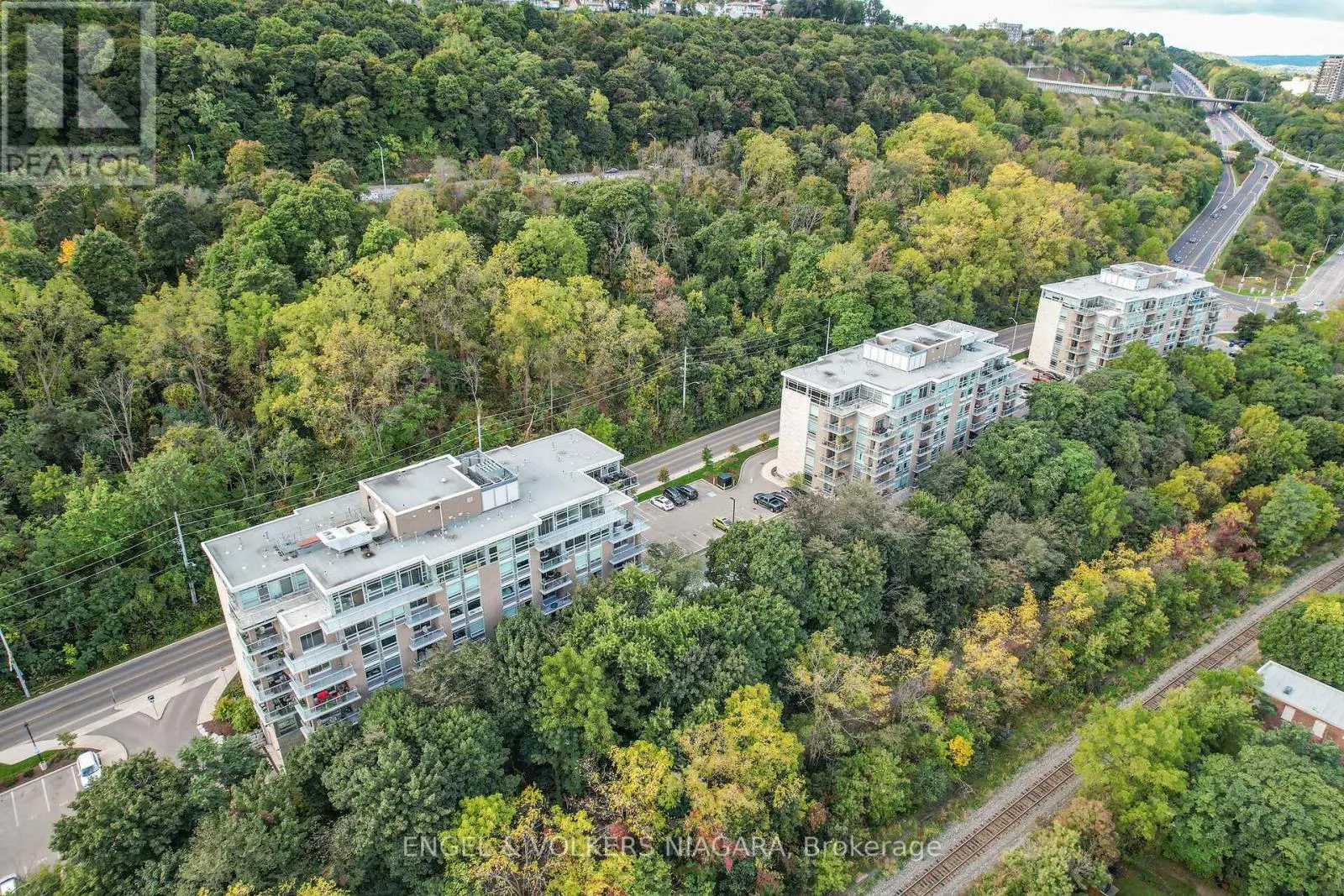 106 - 479 CHARLTON AVENUE E, #106