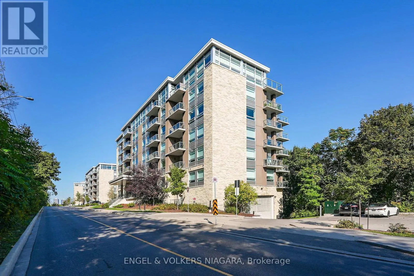 106 - 479 CHARLTON AVENUE E, #106