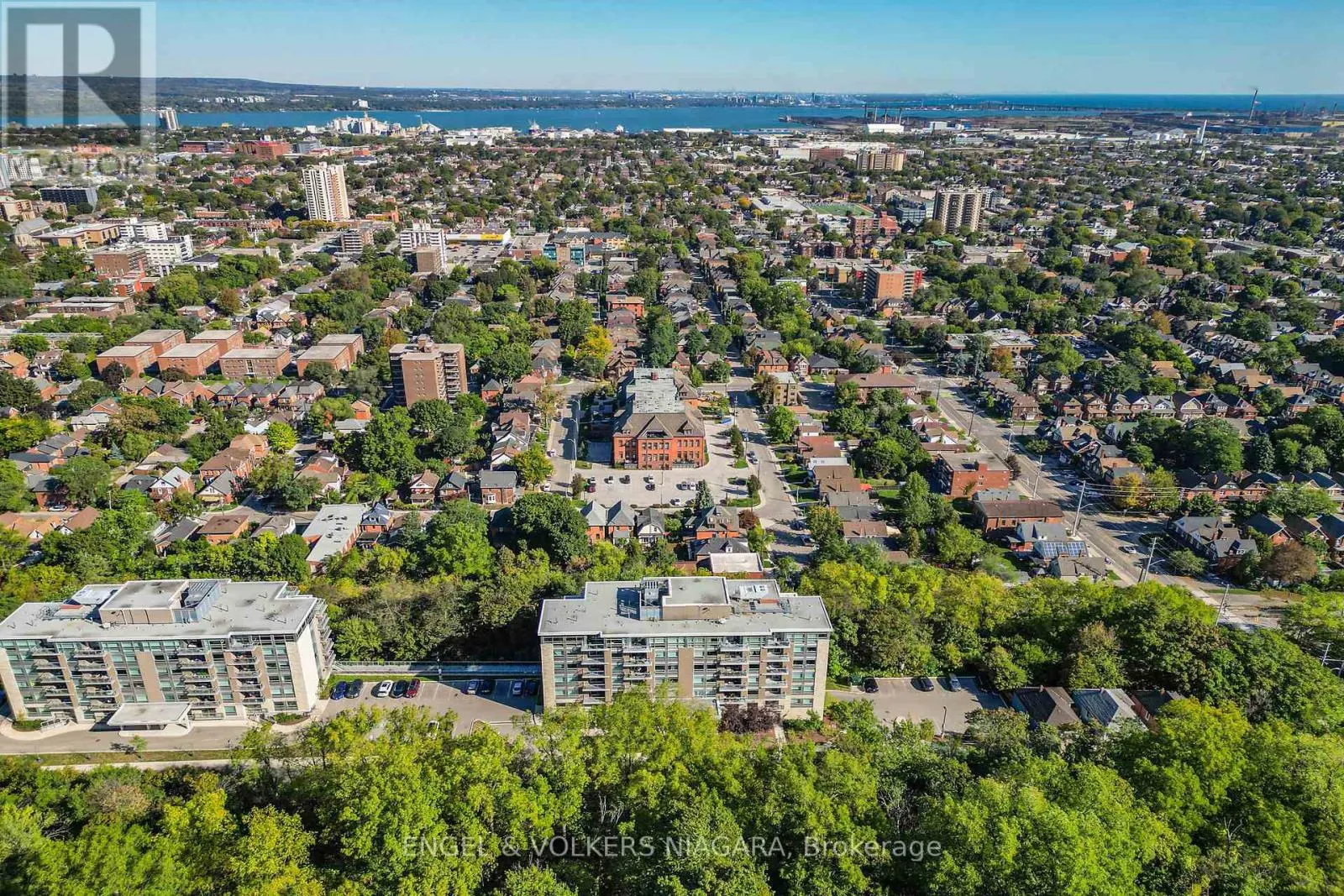106 - 479 CHARLTON AVENUE E, #106