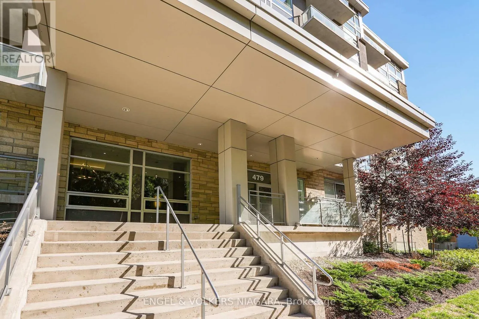 106 - 479 CHARLTON AVENUE E, #106