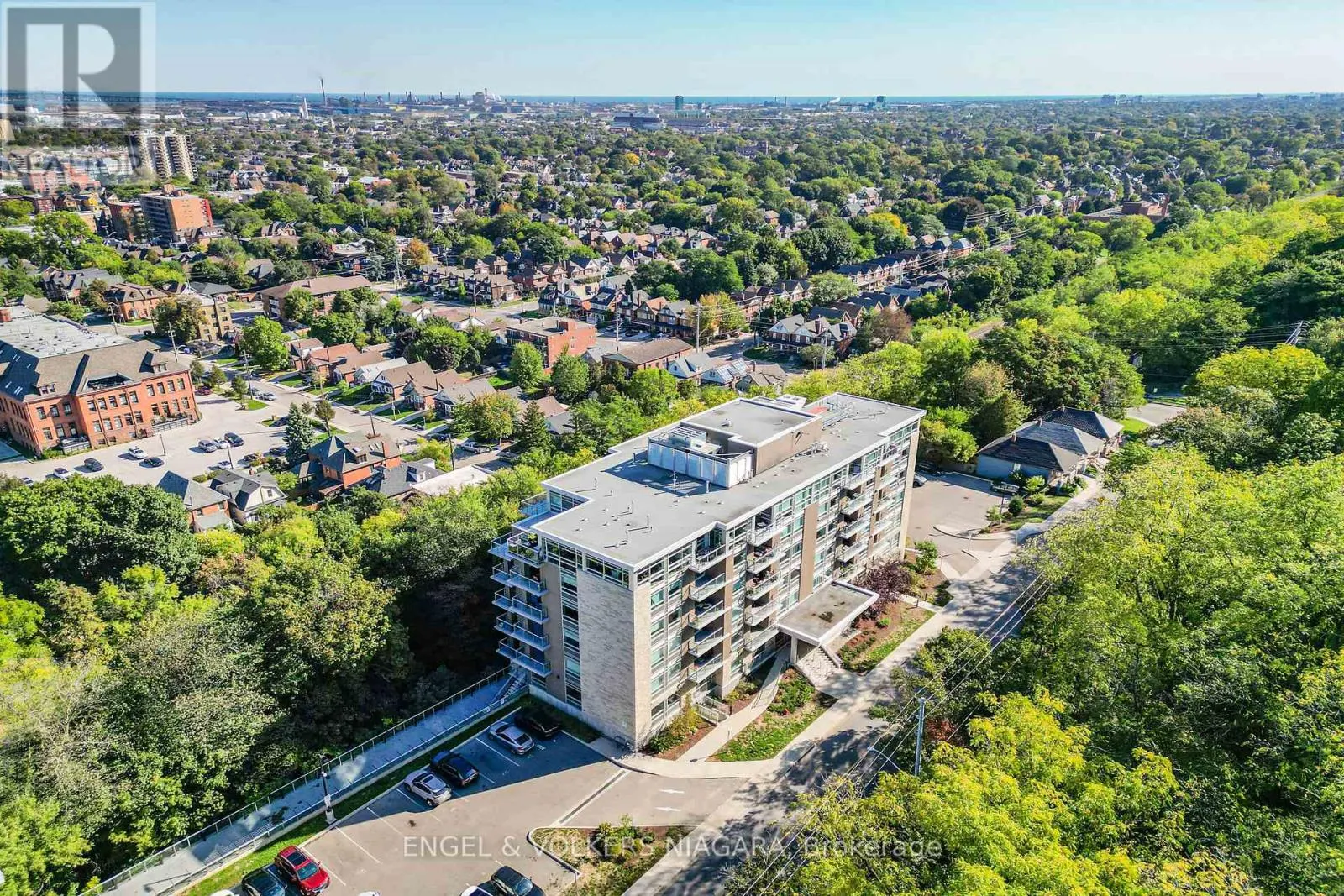 106 - 479 CHARLTON AVENUE E, #106