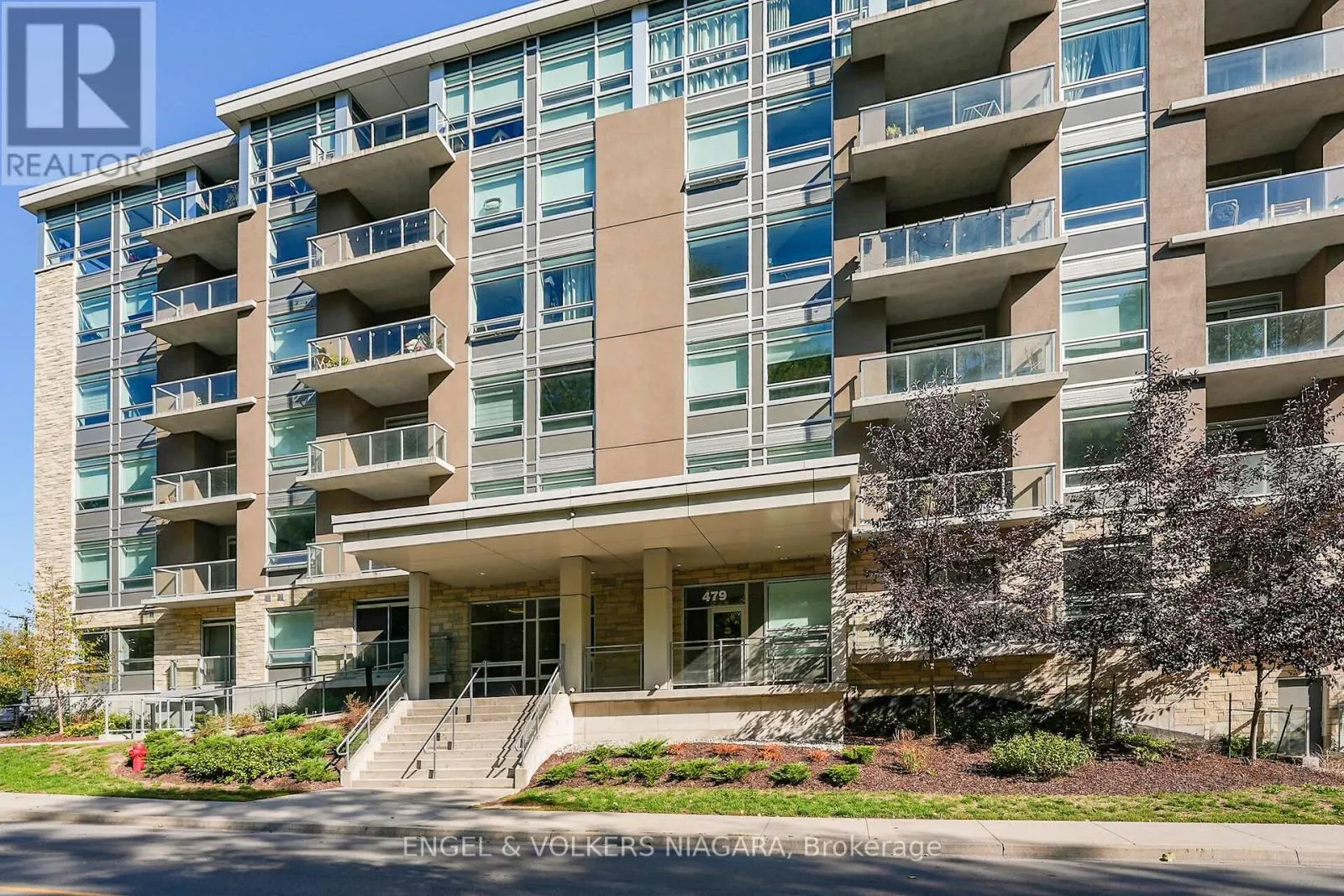 106 - 479 CHARLTON AVENUE E, #106