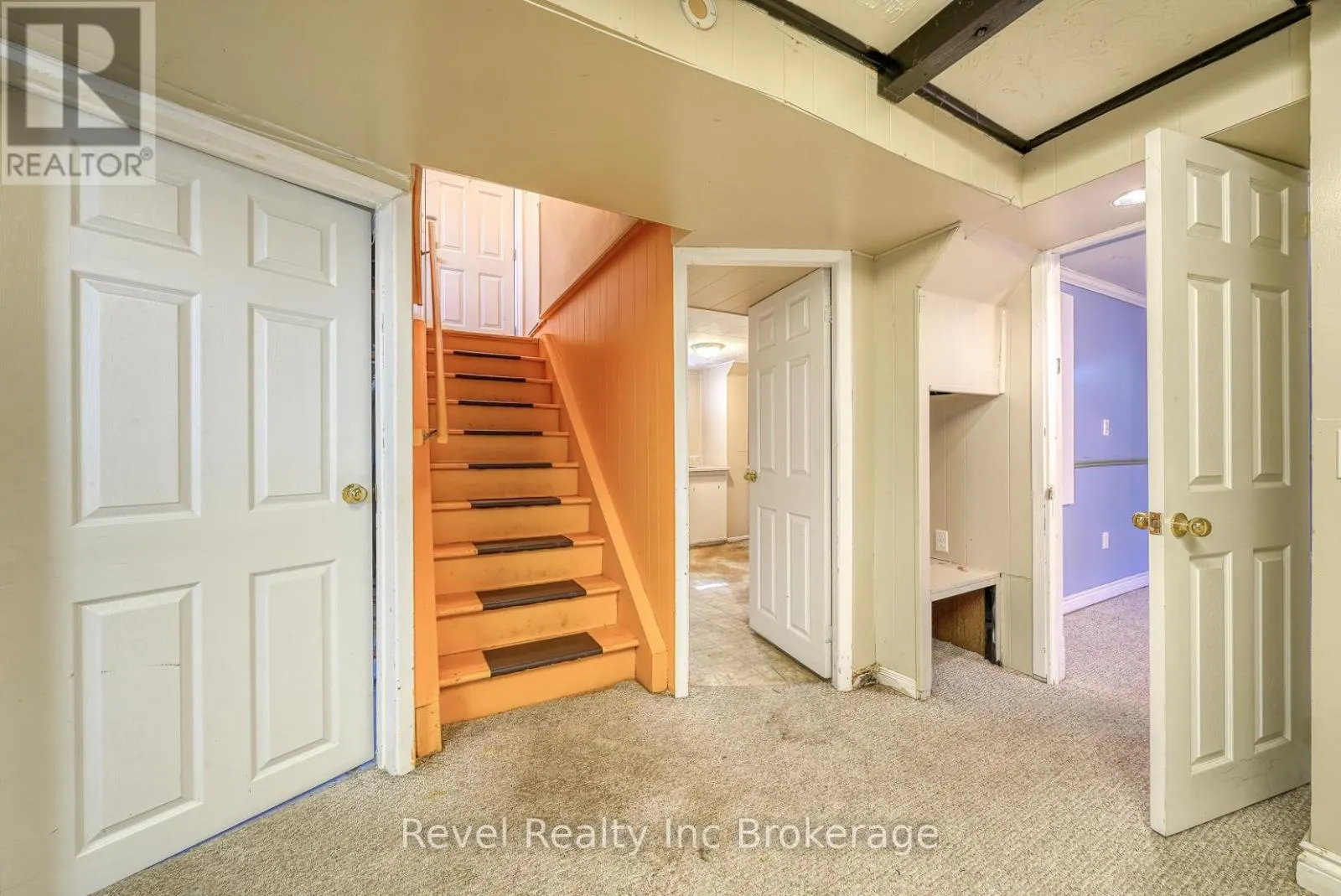 345 VANCOUVER STREET