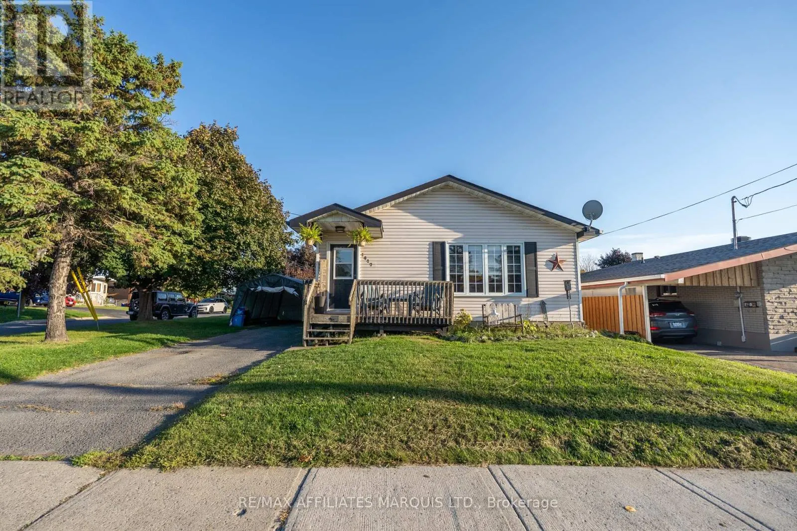 1017 MARLEAU AVENUE