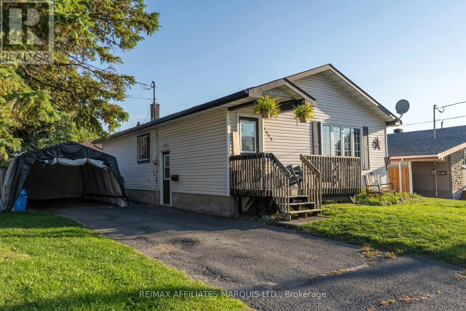1017 MARLEAU AVENUE