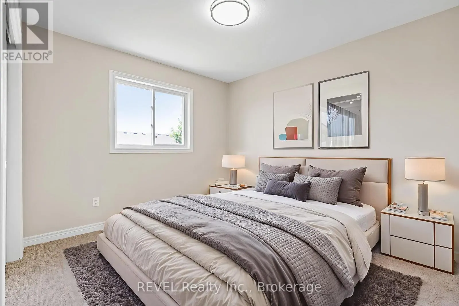 124 ROSELAWN CRESCENT