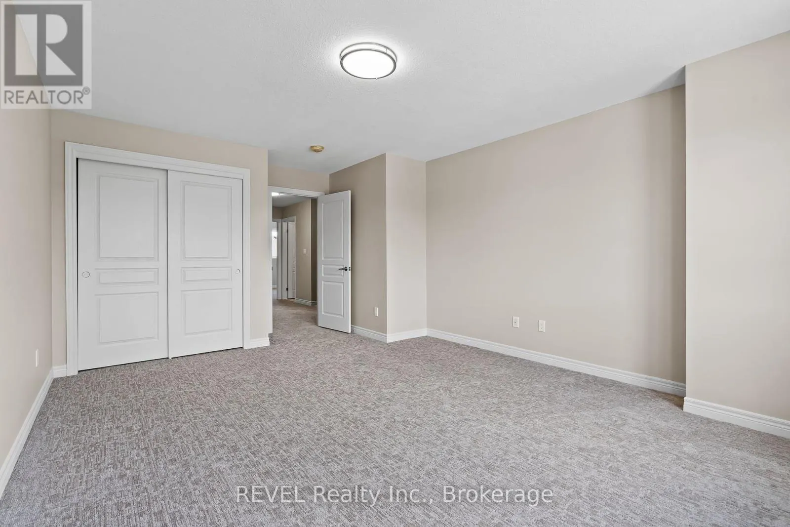 124 ROSELAWN CRESCENT
