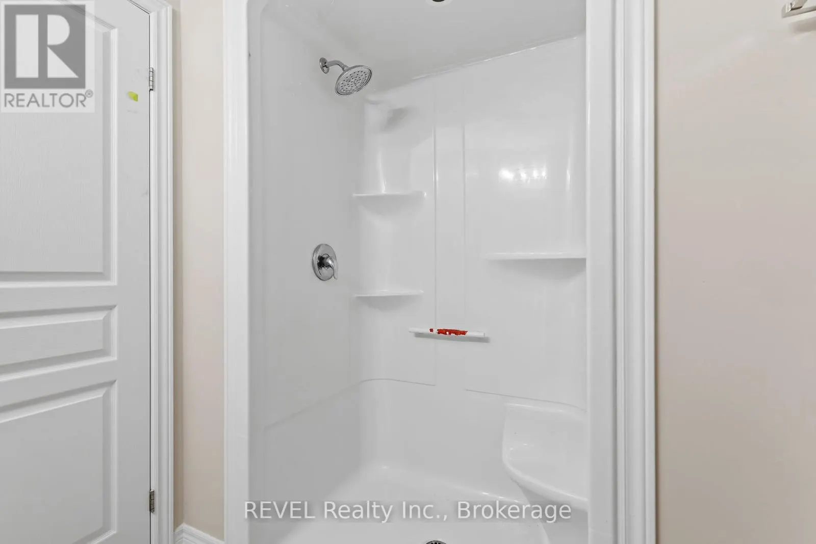 124 ROSELAWN CRESCENT