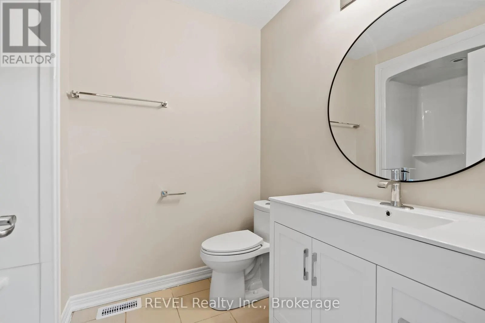 124 ROSELAWN CRESCENT