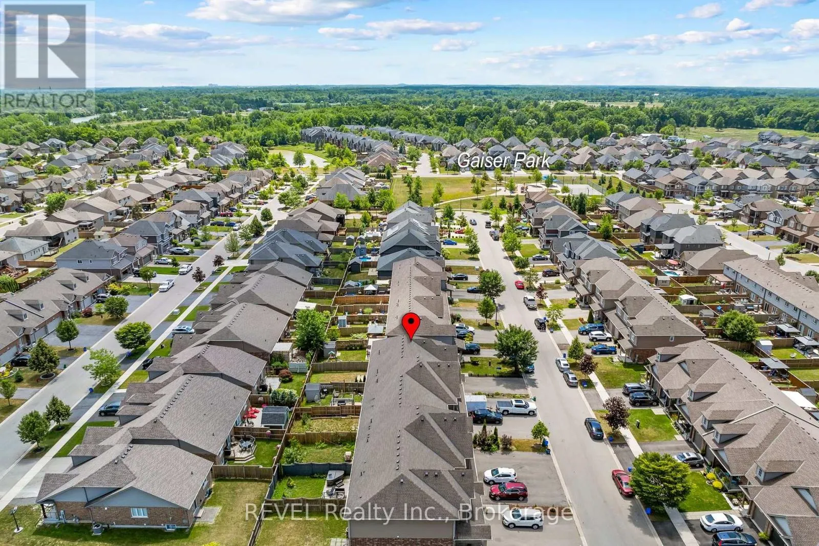 124 ROSELAWN CRESCENT