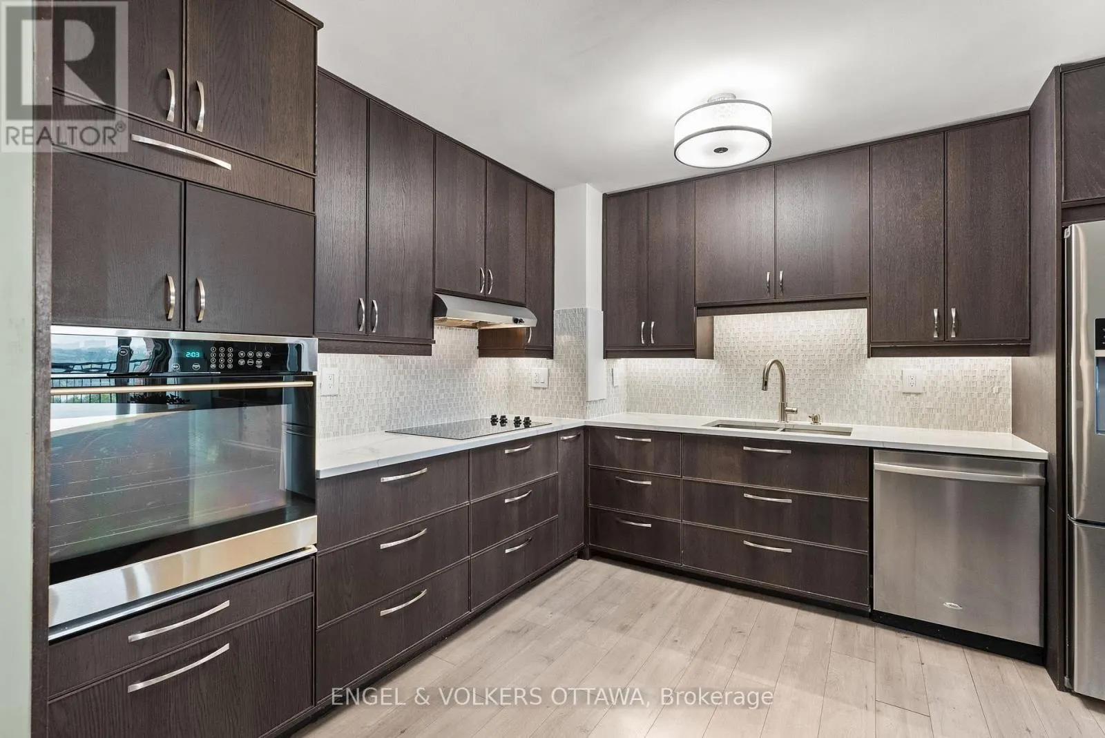 1006 - 2951 RIVERSIDE DRIVE