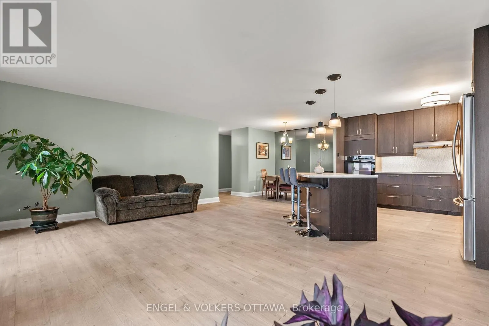 1006 - 2951 RIVERSIDE DRIVE