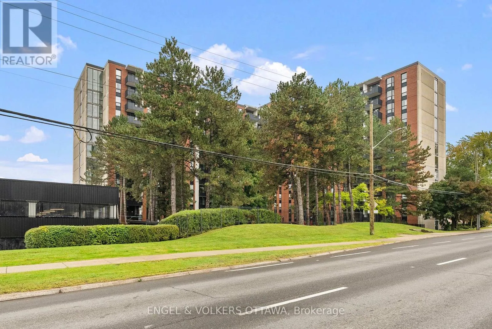 1006 - 2951 RIVERSIDE DRIVE