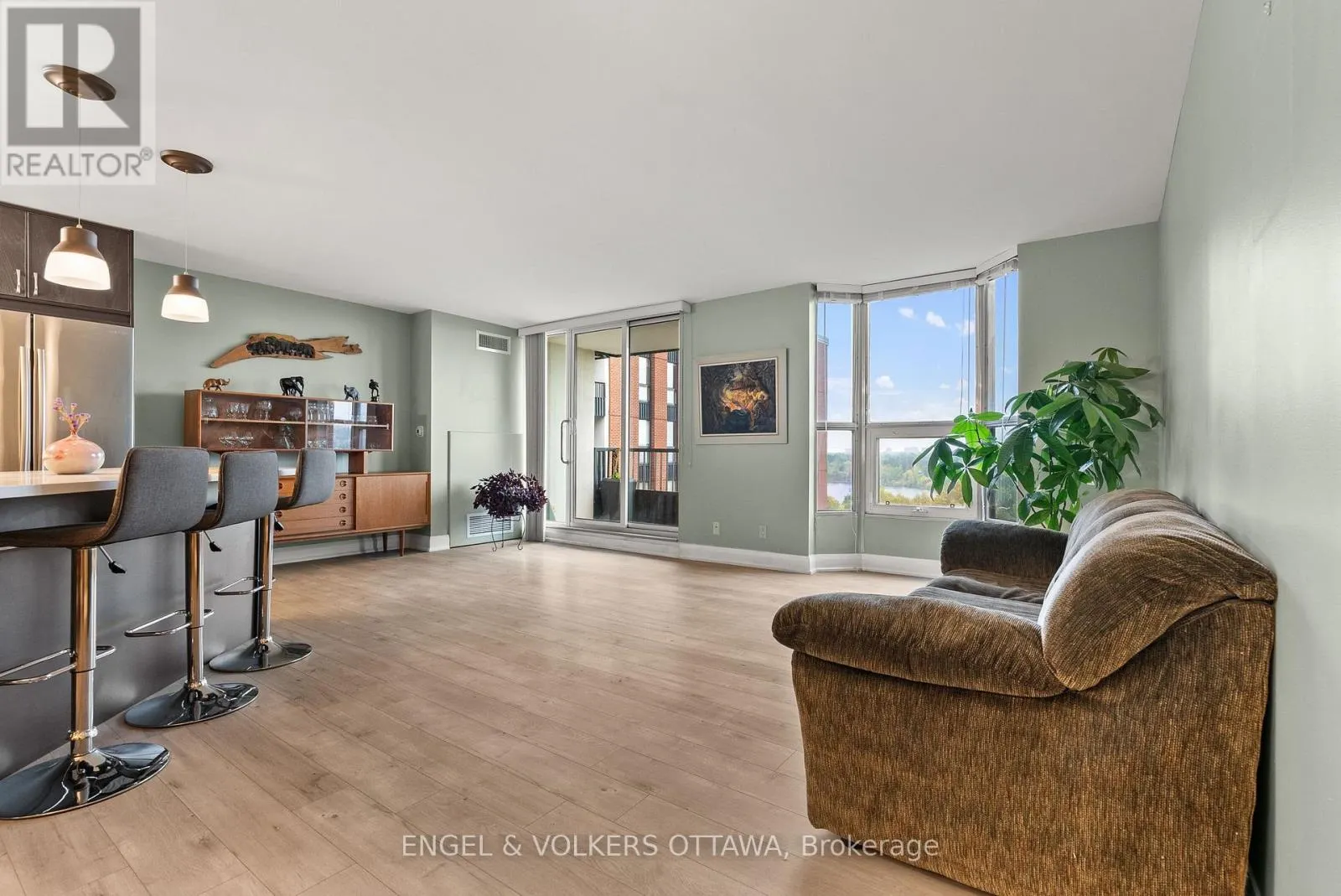 1006 - 2951 RIVERSIDE DRIVE