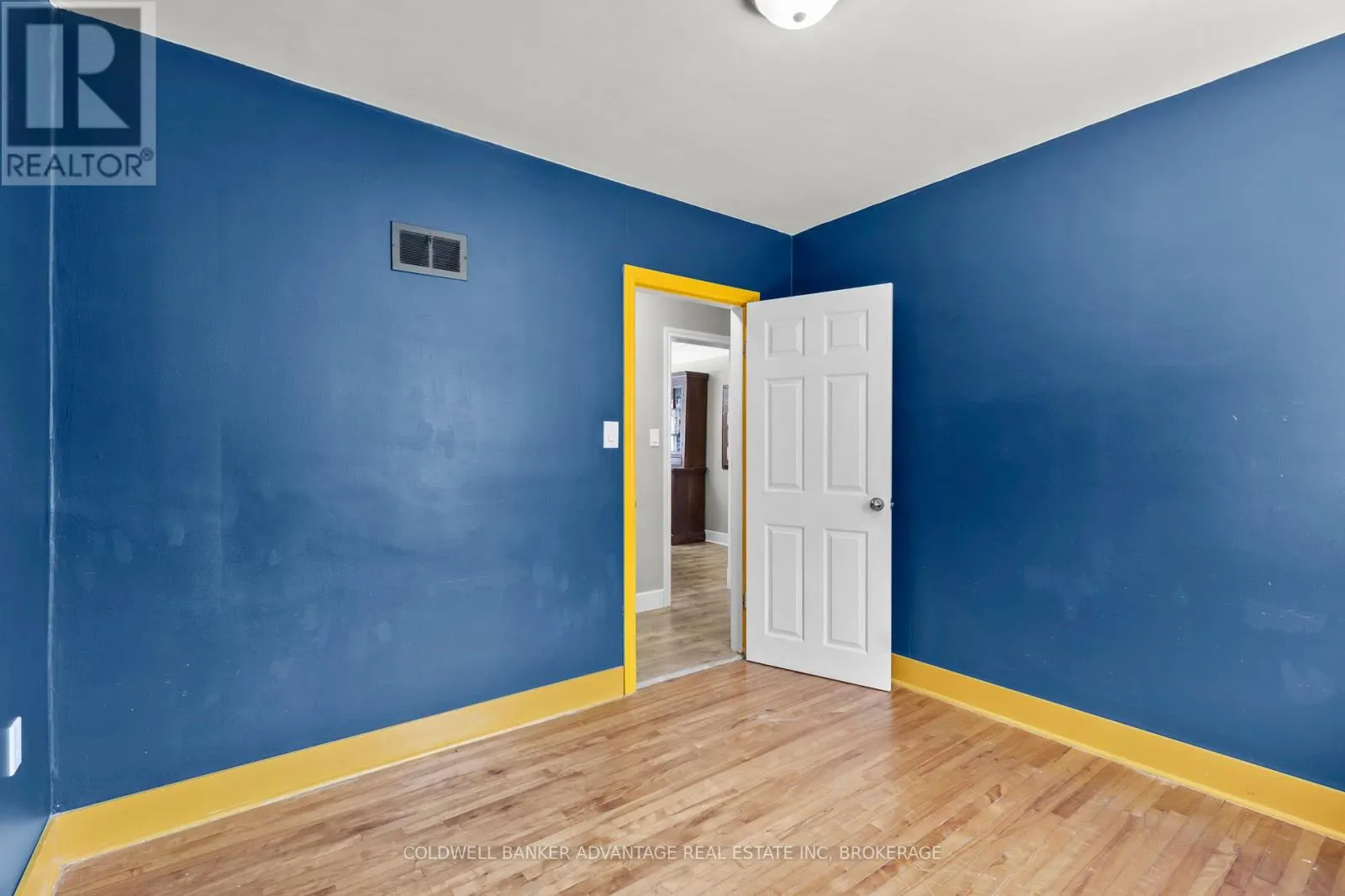 302 MAIN STREET E