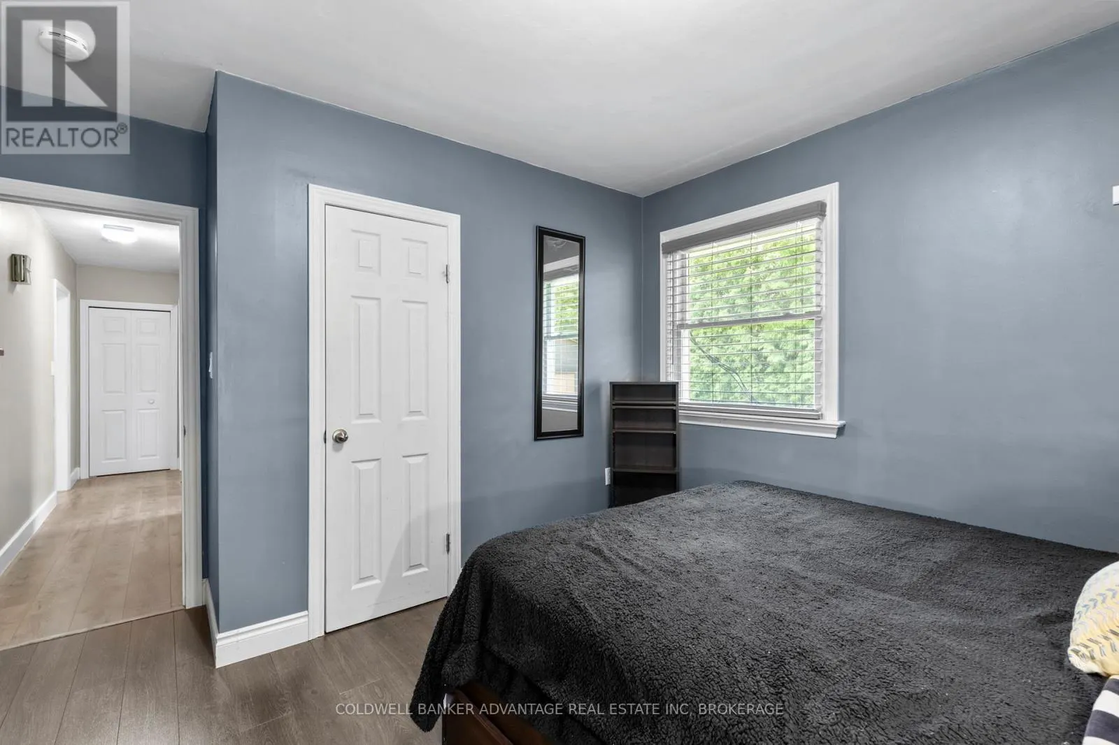 302 MAIN STREET E