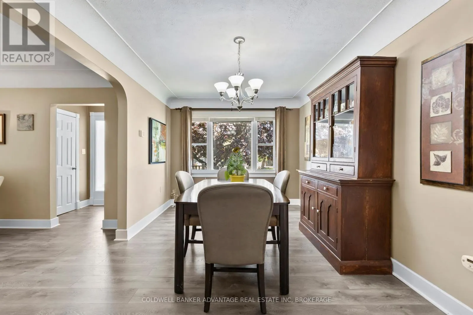 302 MAIN STREET E