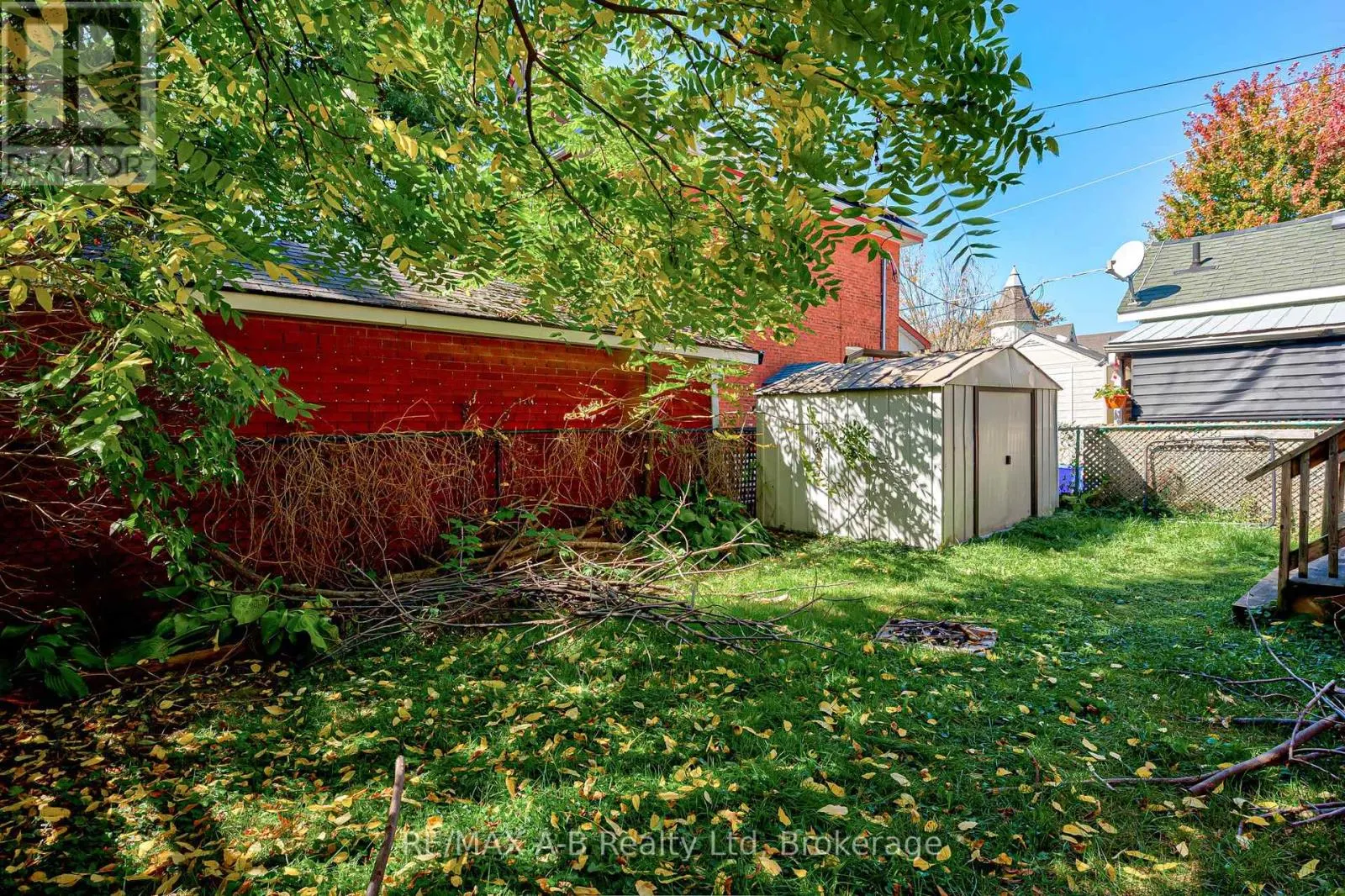 512 DOWNIE STREET